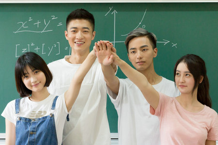 報(bào)考山東大學(xué)政治經(jīng)濟(jì)學(xué)在職研究生能提升學(xué)歷嗎