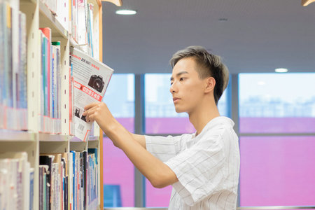 湖南大學(xué)國(guó)民經(jīng)濟(jì)學(xué)在職研究生證書