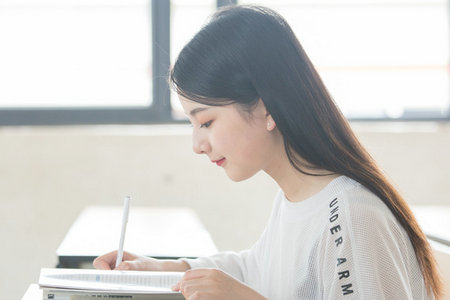 對外經(jīng)濟貿(mào)易大學朝鮮語口譯非全日制研究生招生對象