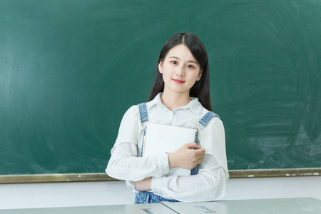 英國(guó)薩福克大學(xué)國(guó)際碩士需要參加考試嗎