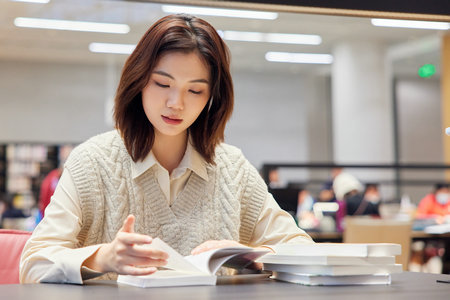 西班牙內(nèi)布里哈大學(xué)招生方式