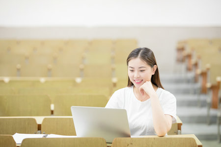 武漢科技大學(xué)設(shè)計(jì)藝術(shù)學(xué)在職研究生招生詳情