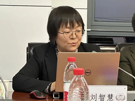 劉智慧對朱媛和吳凡的主題發(fā)言進行點評