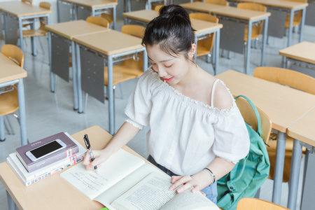湖南大學(xué)非全日制研究生法律碩士（J.M）正在招生中