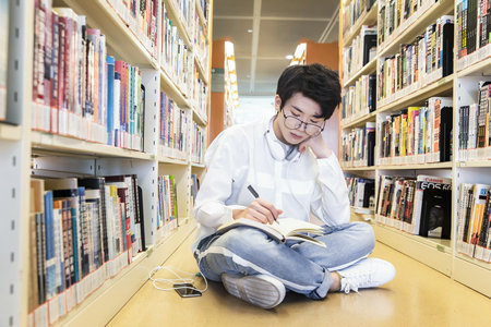 西安工業(yè)大學(xué)在職研究生考試科目