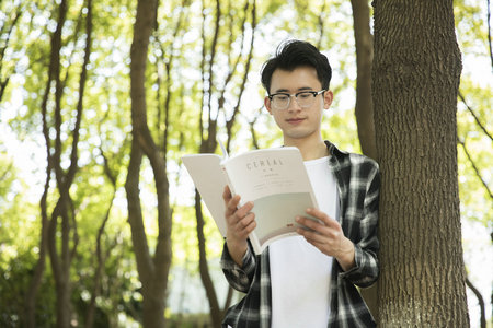 美國(guó)雪蘭多大學(xué)考試考什么科目